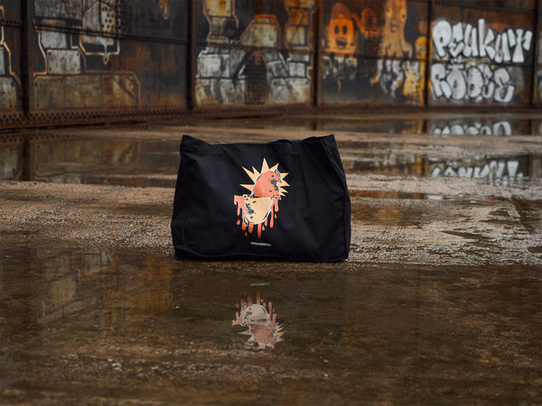 Animalia Iso Tote, Musta